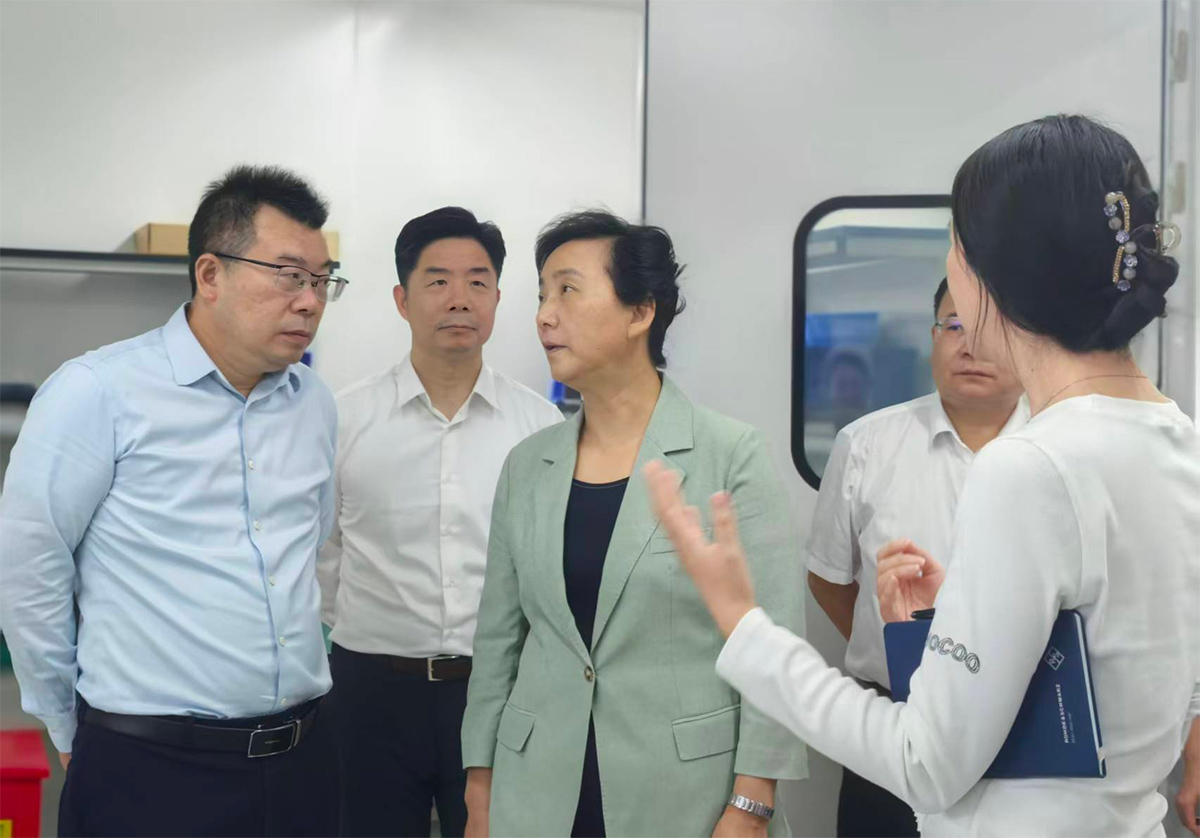 杭州市政协主席王文序一行到集成电路中心调研座谈